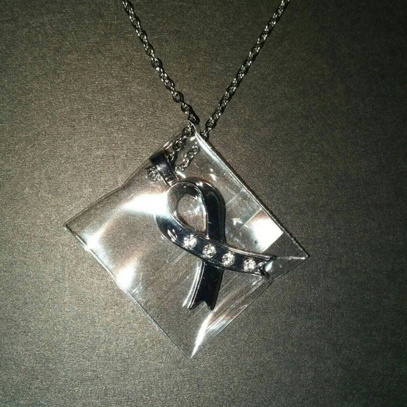 NEW Silver 925 Necklace with Ribbon Pendant, Clear Swarovski Crystals - Picture 6 of 7